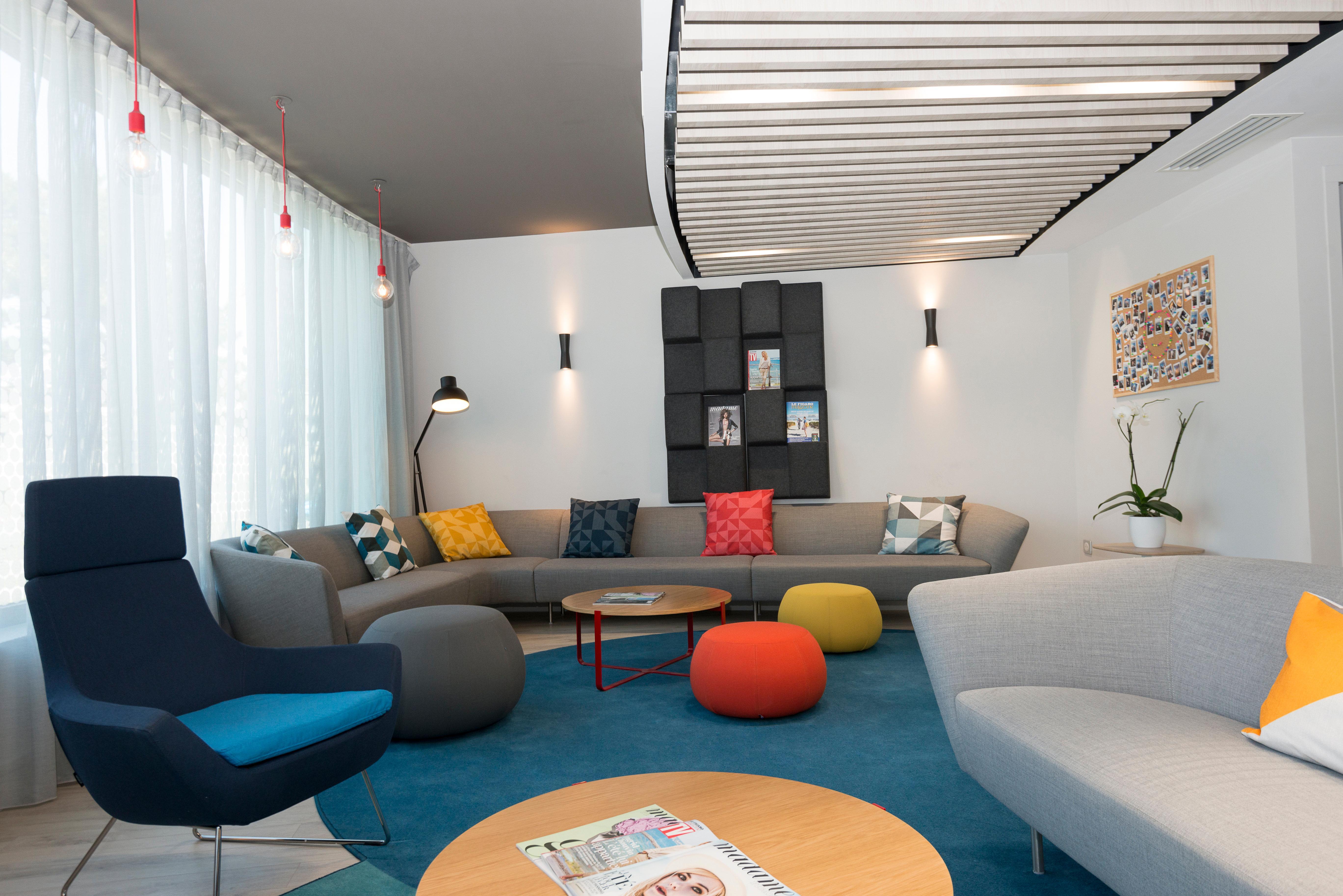 Holiday Inn Express Paris - Velizy By Ihg Екстериор снимка