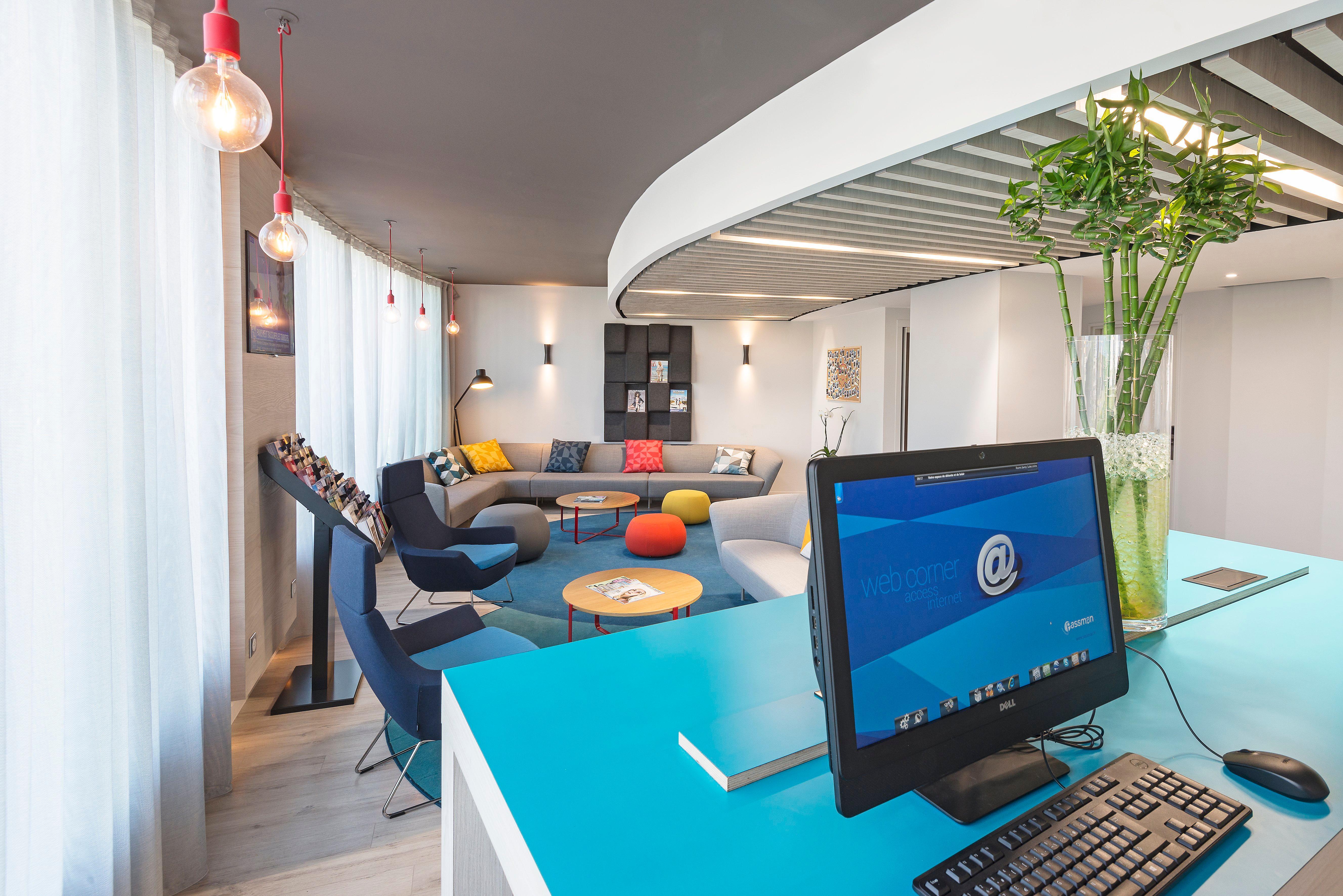 Holiday Inn Express Paris - Velizy By Ihg Екстериор снимка