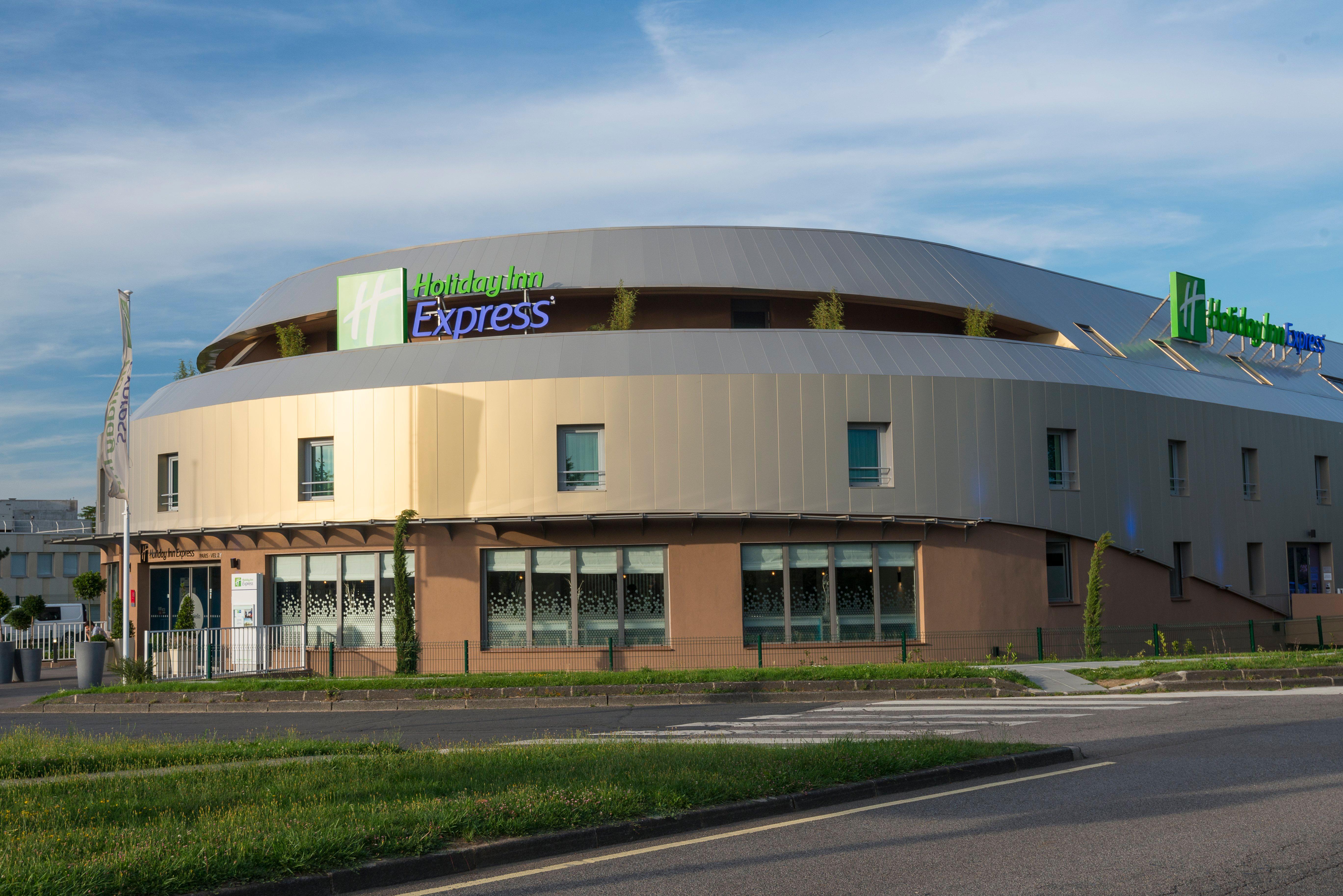 Holiday Inn Express Paris - Velizy By Ihg Екстериор снимка