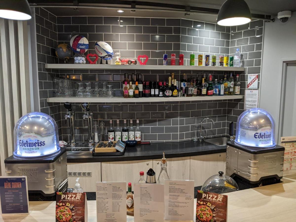 Holiday Inn Express Paris - Velizy By Ihg Екстериор снимка