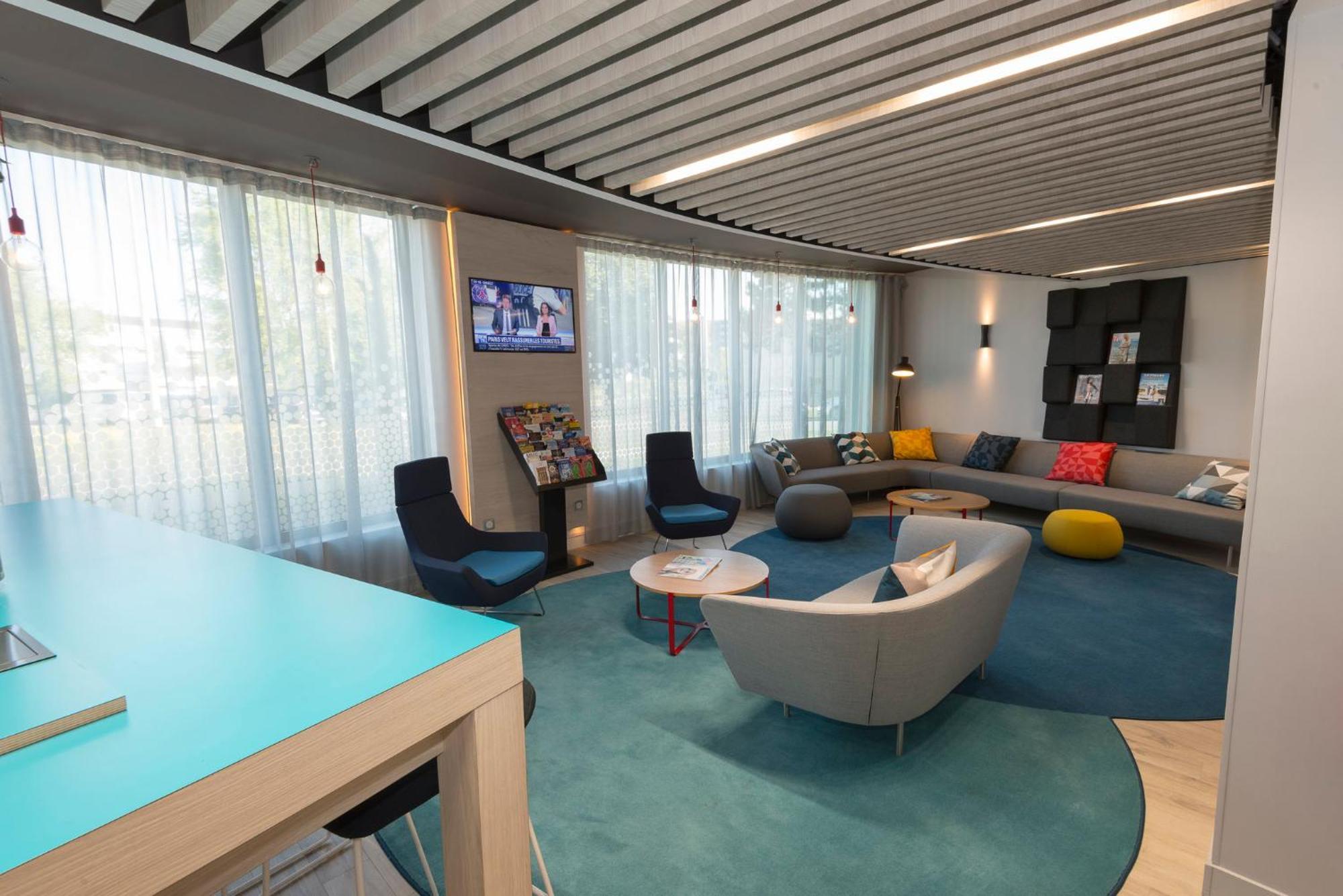 Holiday Inn Express Paris - Velizy By Ihg Екстериор снимка